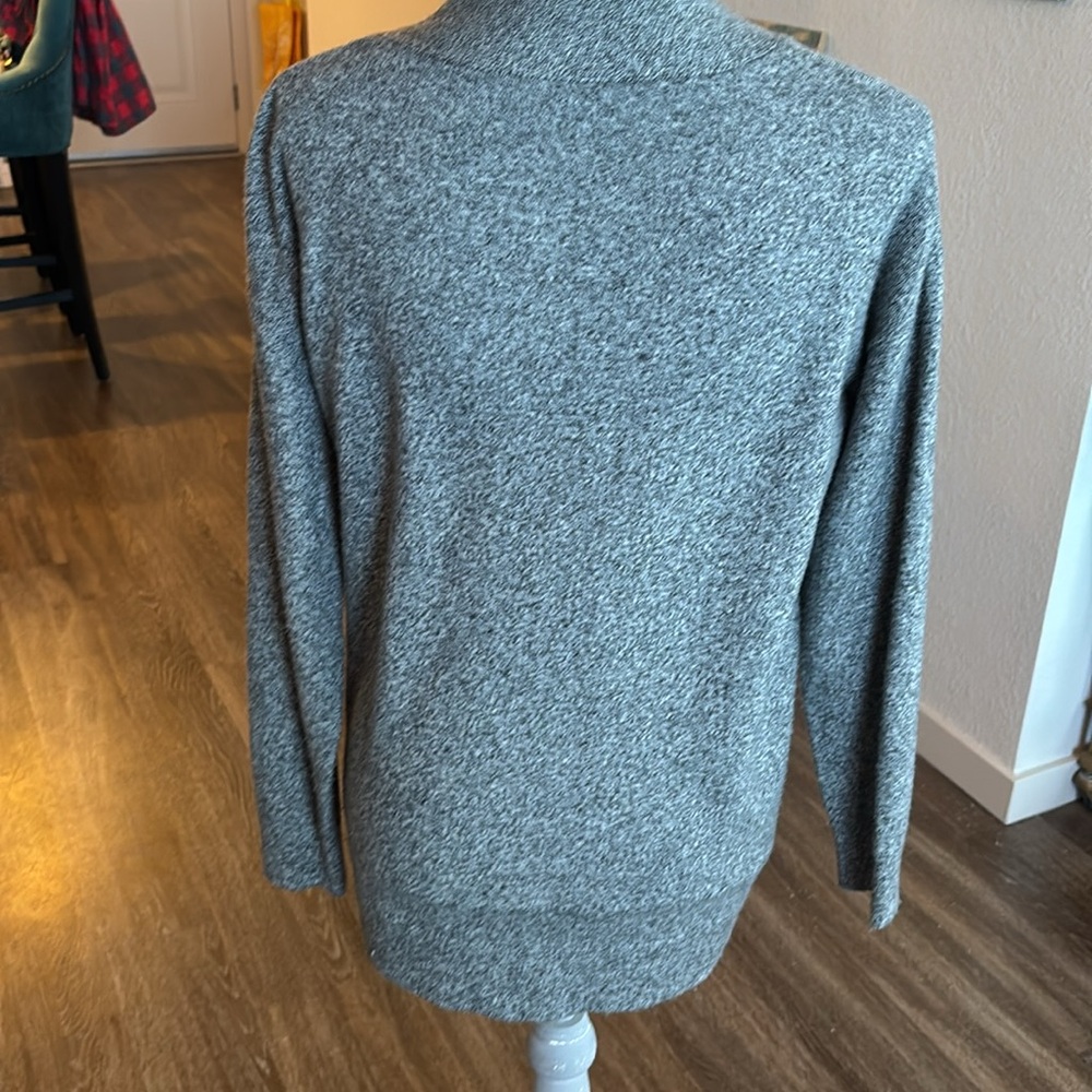 Perfect Weekend Gray V-Neck Sweater - Picture 3 of 5
